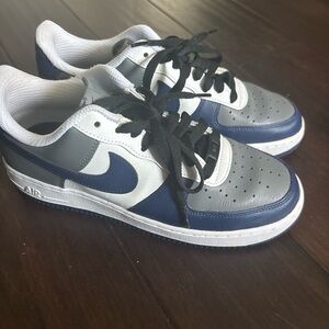 Nike Men's Navy and Gray Sneakers